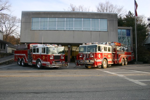 THE SEAGRAVES WATCHING HEADQUARTERS